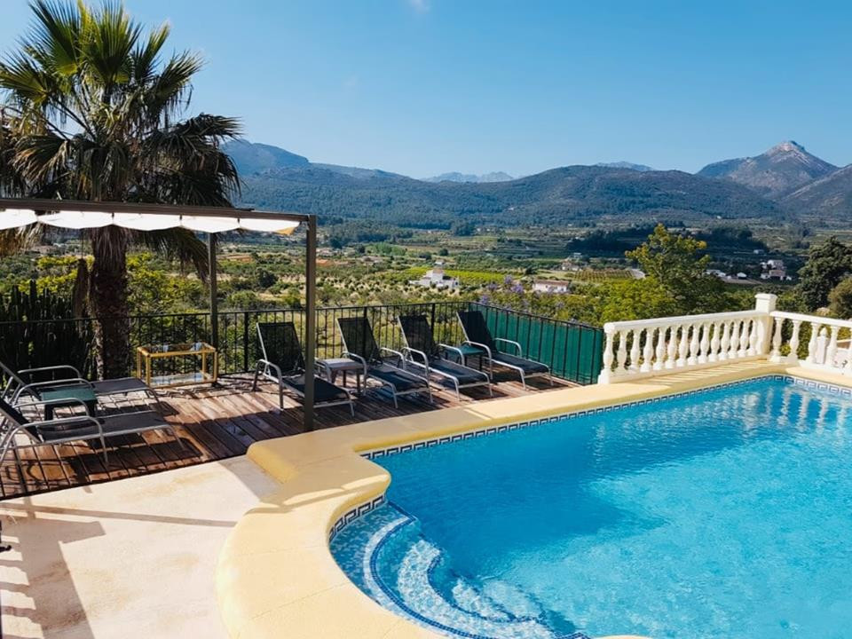 4 Bed Townhouse for sale in Jalon Costa Blanca, Alicante, Spain