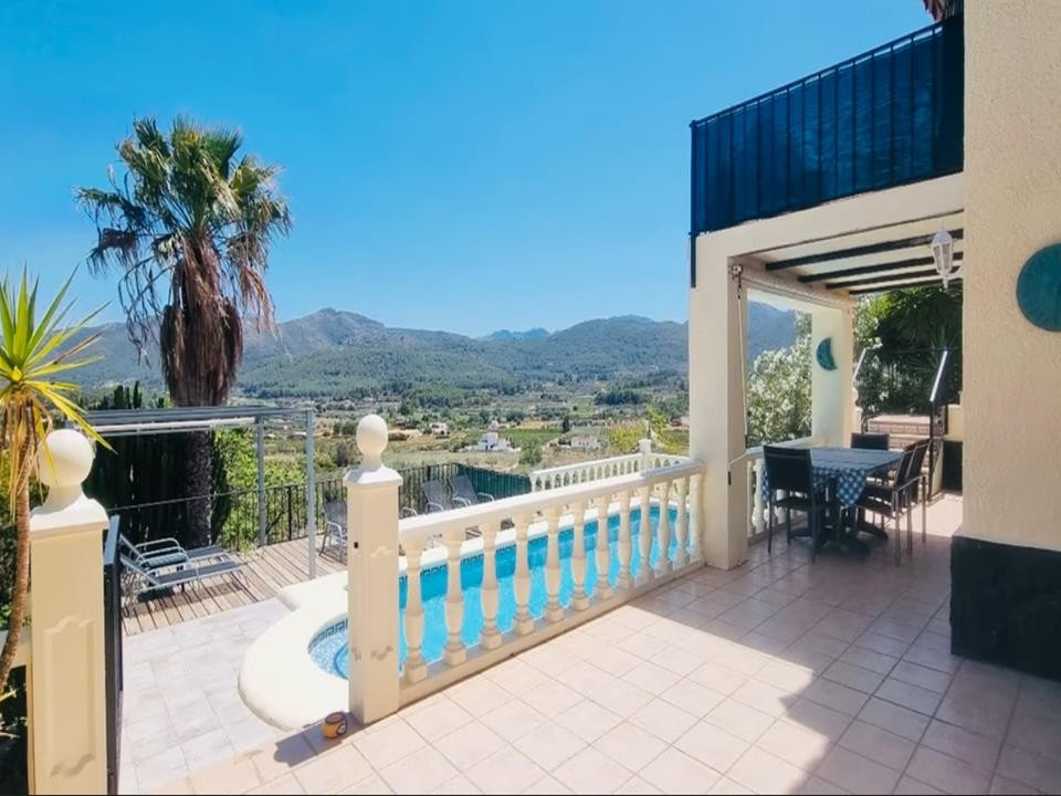 4 Bed Townhouse for sale in Jalon Costa Blanca, Alicante, Spain