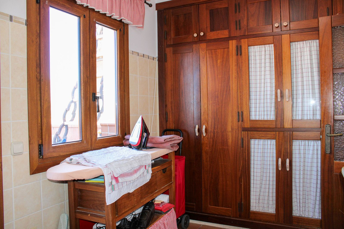 3 Bed Apartment for sale in Nerja Costa Del Sol East, Málaga, Spain