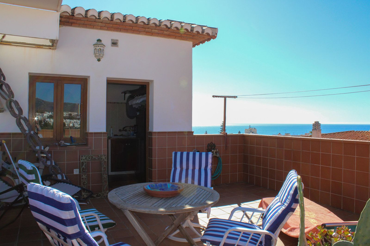 3 Bed Apartment for sale in Nerja Costa Del Sol East, Málaga, Spain