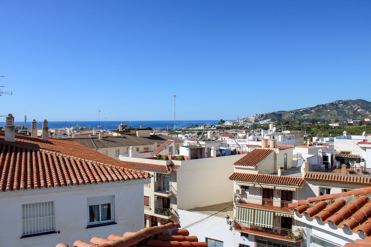 3 Bed Apartment for sale in Nerja Costa Del Sol East, Málaga, Spain