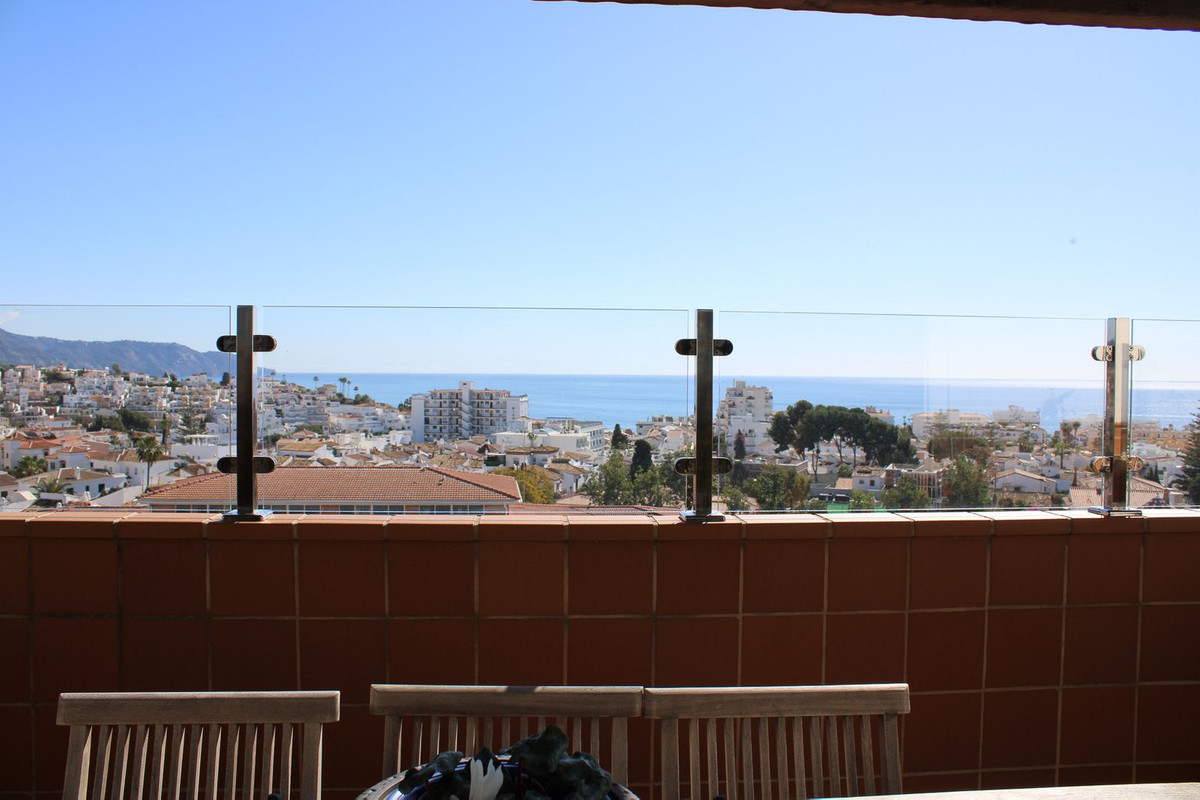 3 Bed Apartment for sale in Nerja Costa Del Sol East, Málaga, Spain