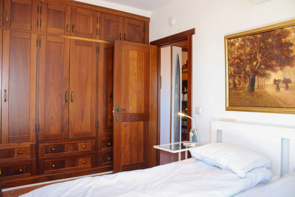3 Bed Apartment for sale in Nerja Costa Del Sol East, Málaga, Spain