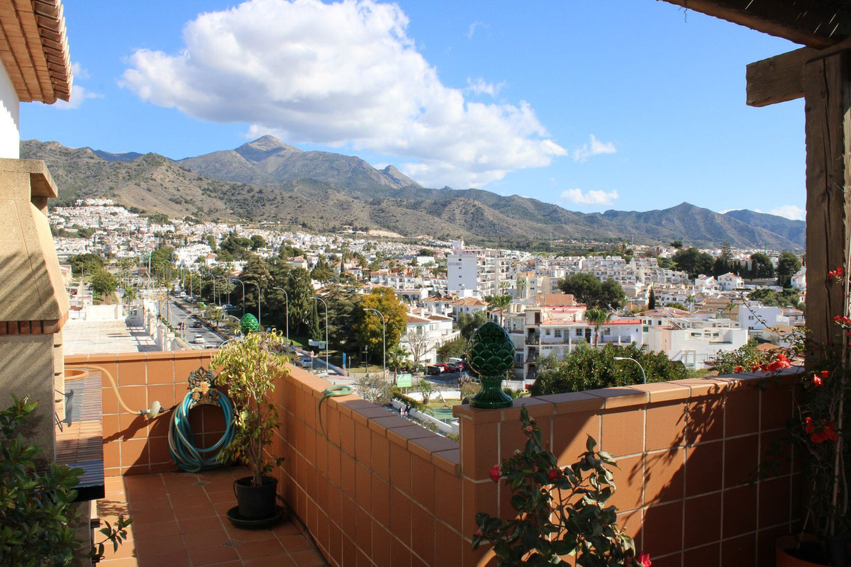 3 Bed Apartment for sale in Nerja Costa Del Sol East, Málaga, Spain