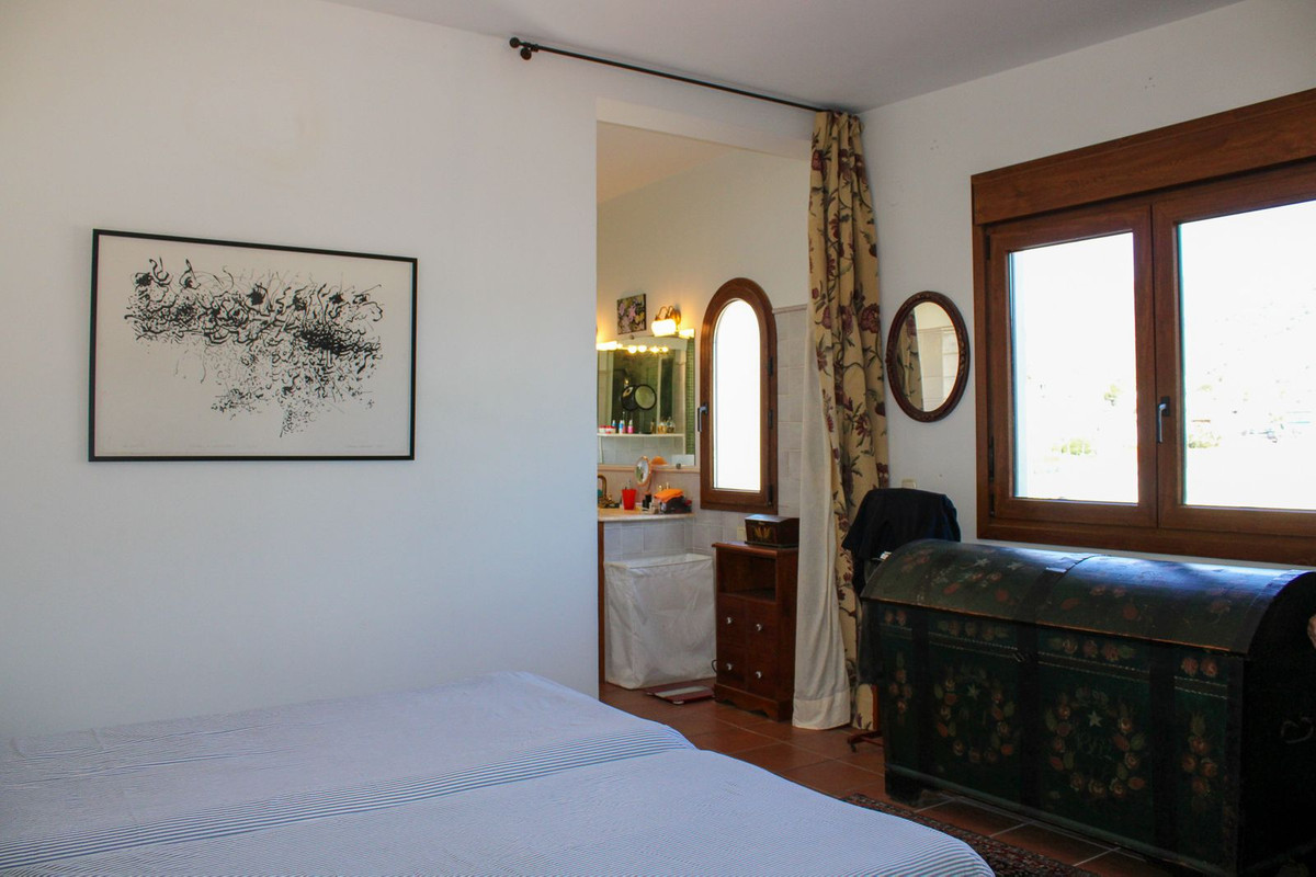 3 Bed Apartment for sale in Nerja Costa Del Sol East, Málaga, Spain