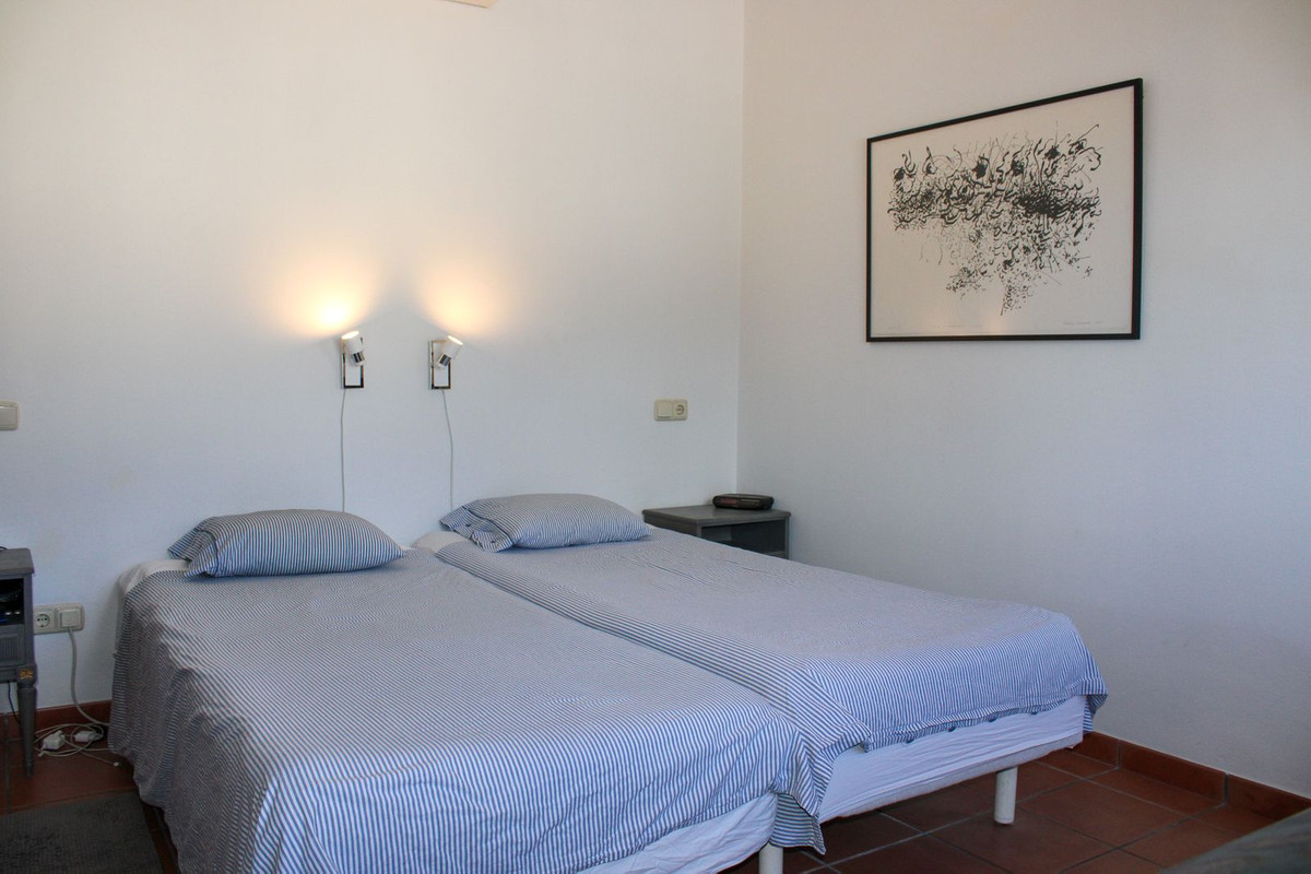 3 Bed Apartment for sale in Nerja Costa Del Sol East, Málaga, Spain