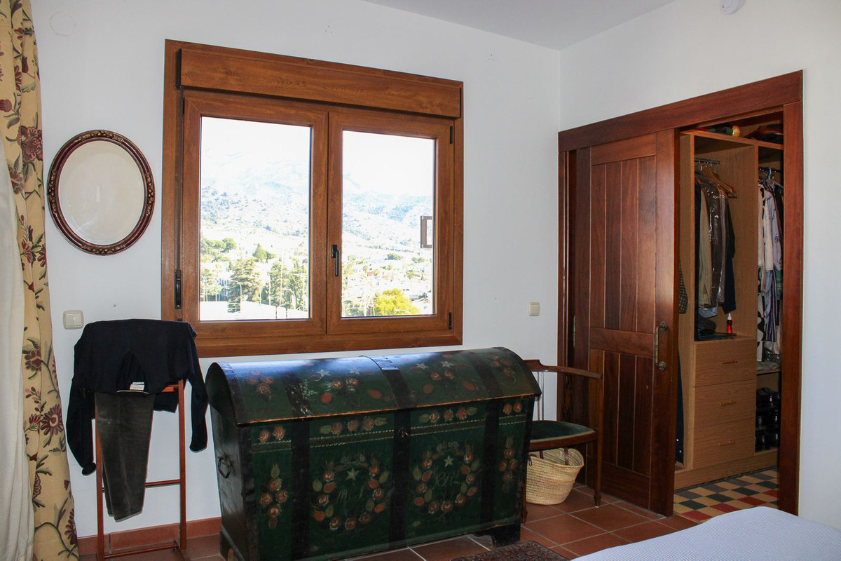 3 Bed Apartment for sale in Nerja Costa Del Sol East, Málaga, Spain