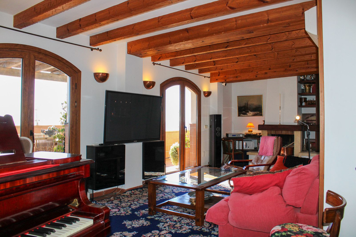 3 Bed Apartment for sale in Nerja Costa Del Sol East, Málaga, Spain