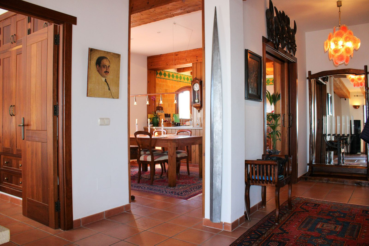 3 Bed Apartment for sale in Nerja Costa Del Sol East, Málaga, Spain