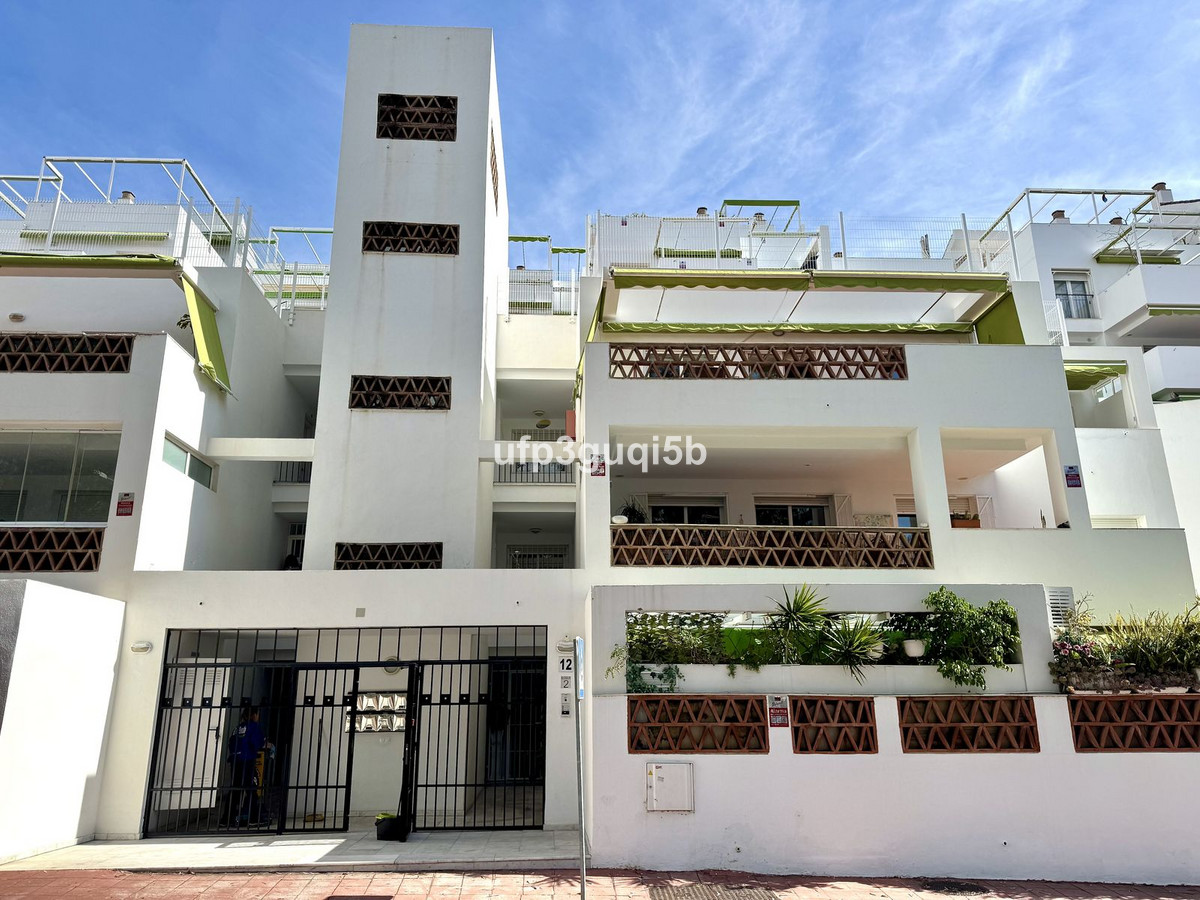 2 Bed Apartment for sale in Torrequebrada Costa Del Sol, Málaga, Spain