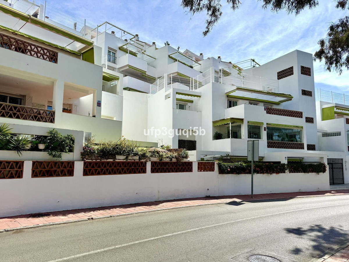2 Bed Apartment for sale in Torrequebrada Costa Del Sol, Málaga, Spain