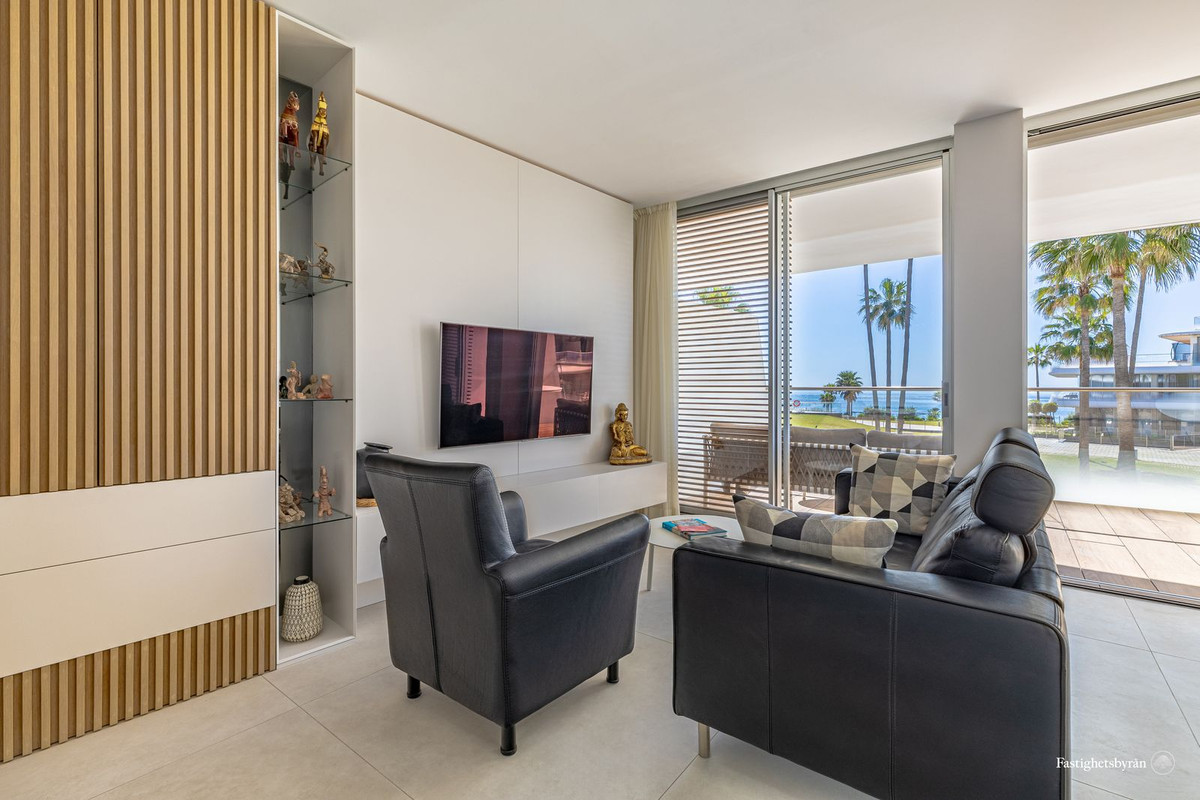 2 Bed Apartment for sale in Estepona Costa Del Sol, Málaga, Spain
