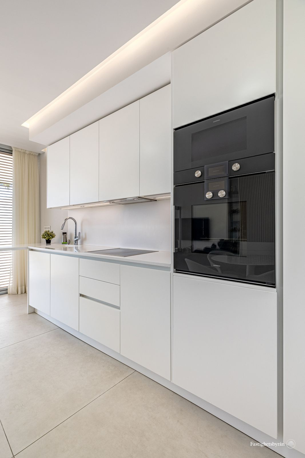 2 Bed Apartment for sale in Estepona Costa Del Sol, Málaga, Spain