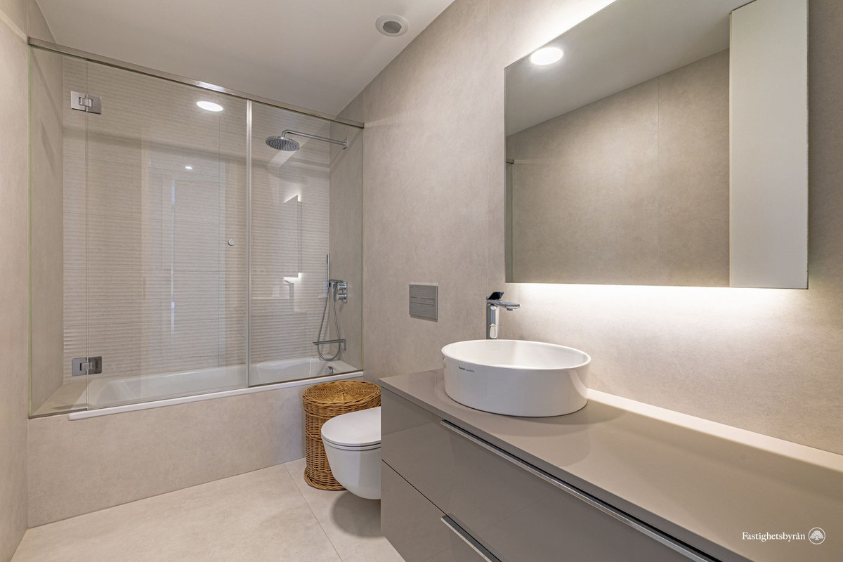 2 Bed Apartment for sale in Estepona Costa Del Sol, Málaga, Spain