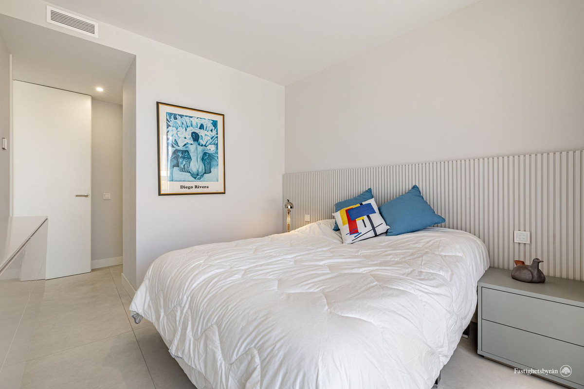 2 Bed Apartment for sale in Estepona Costa Del Sol, Málaga, Spain