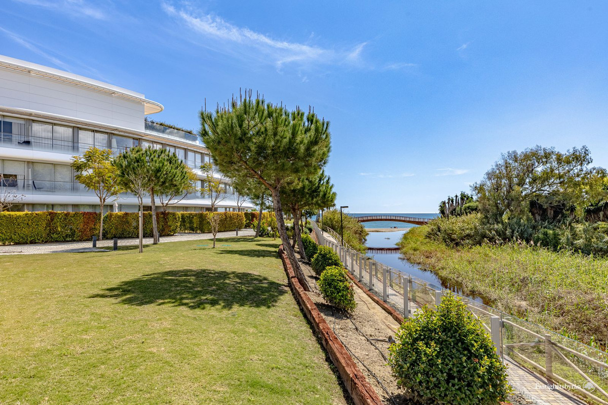 2 Bed Apartment for sale in Estepona Costa Del Sol, Málaga, Spain