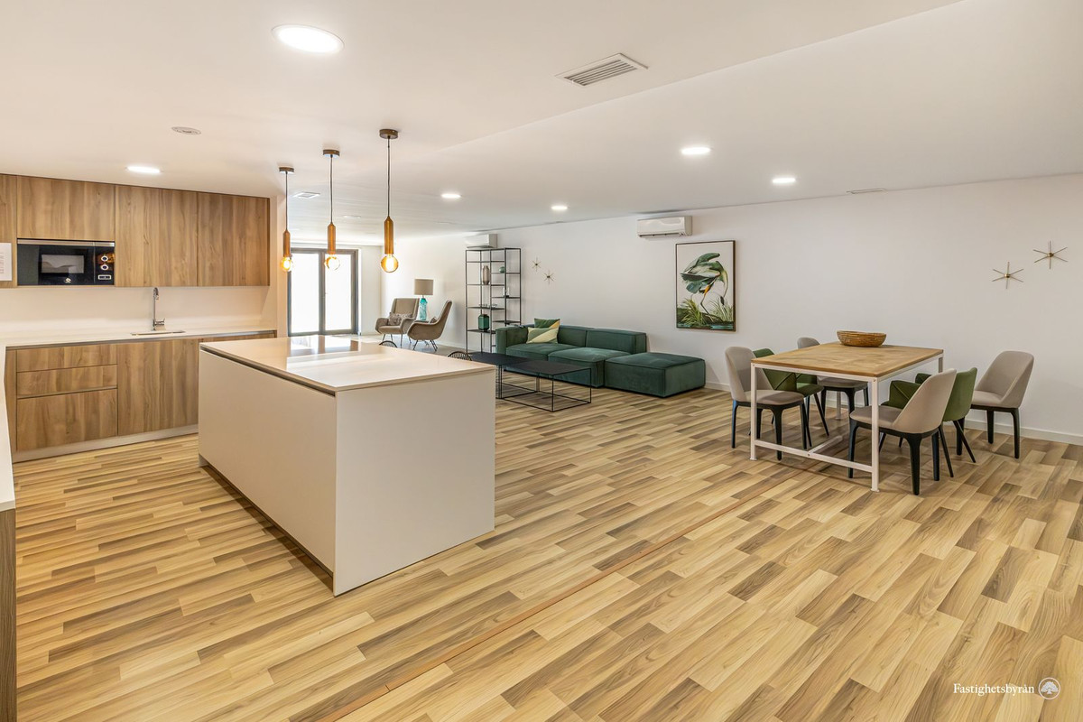 2 Bed Apartment for sale in Estepona Costa Del Sol, Málaga, Spain