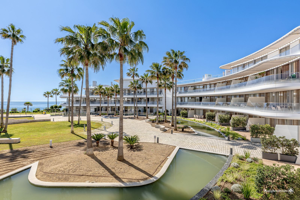 2 Bed Apartment for sale in Estepona Costa Del Sol, Málaga, Spain
