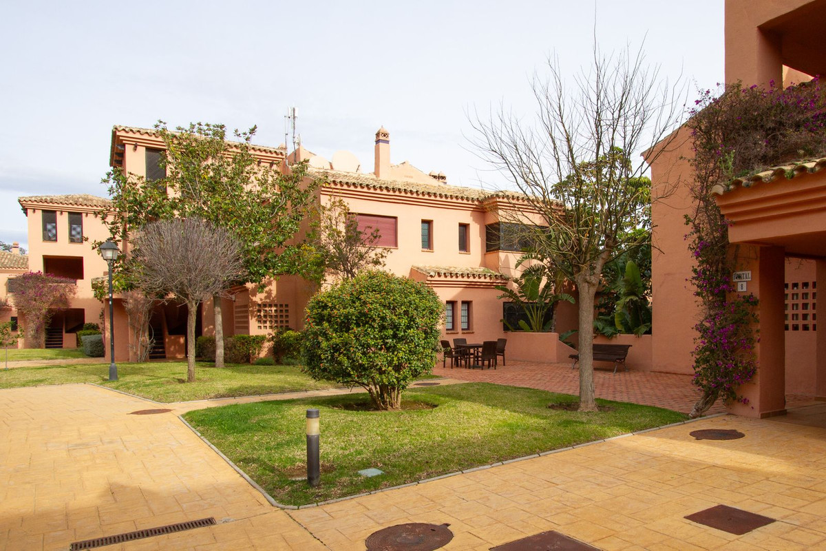 Se vende Apartamento Planta Baja de 2 dormitorios en Costa Del Sol, Málaga, España