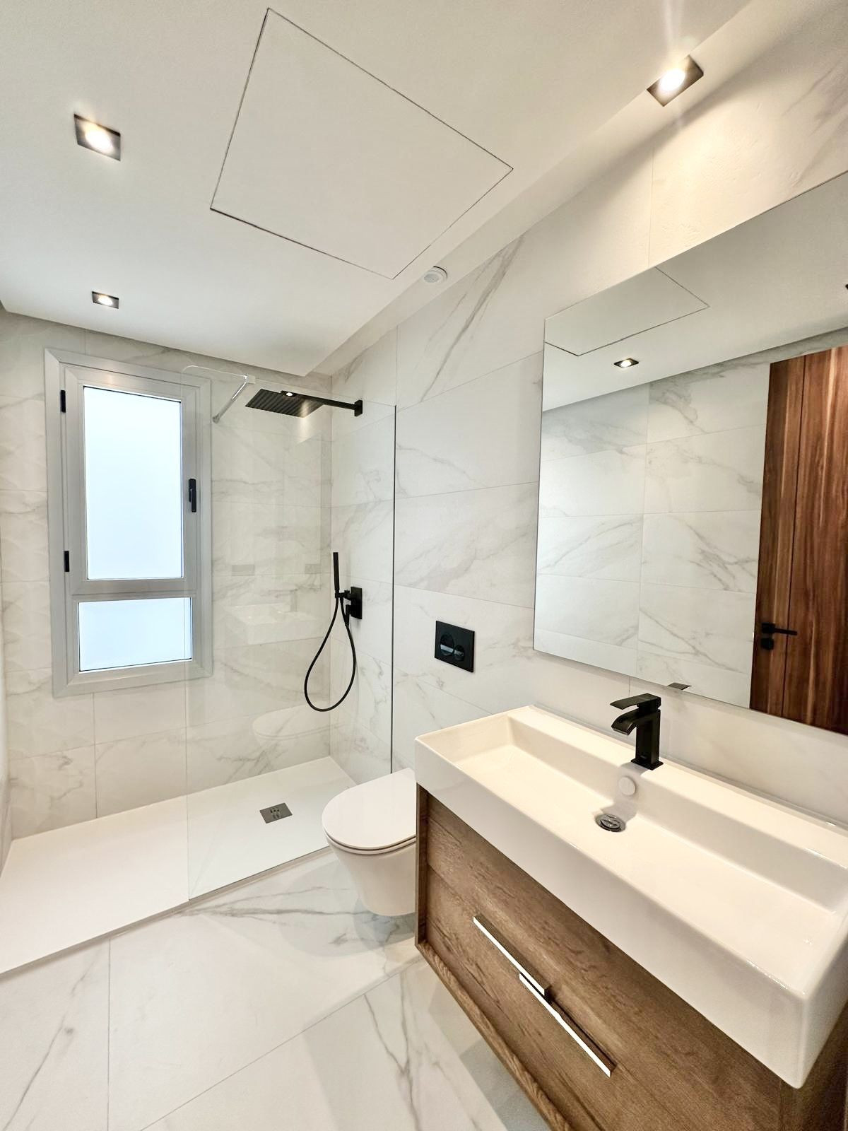 3 Bed Apartment for sale in San Pedro De Alcántara Costa Del Sol, Málaga, Spain