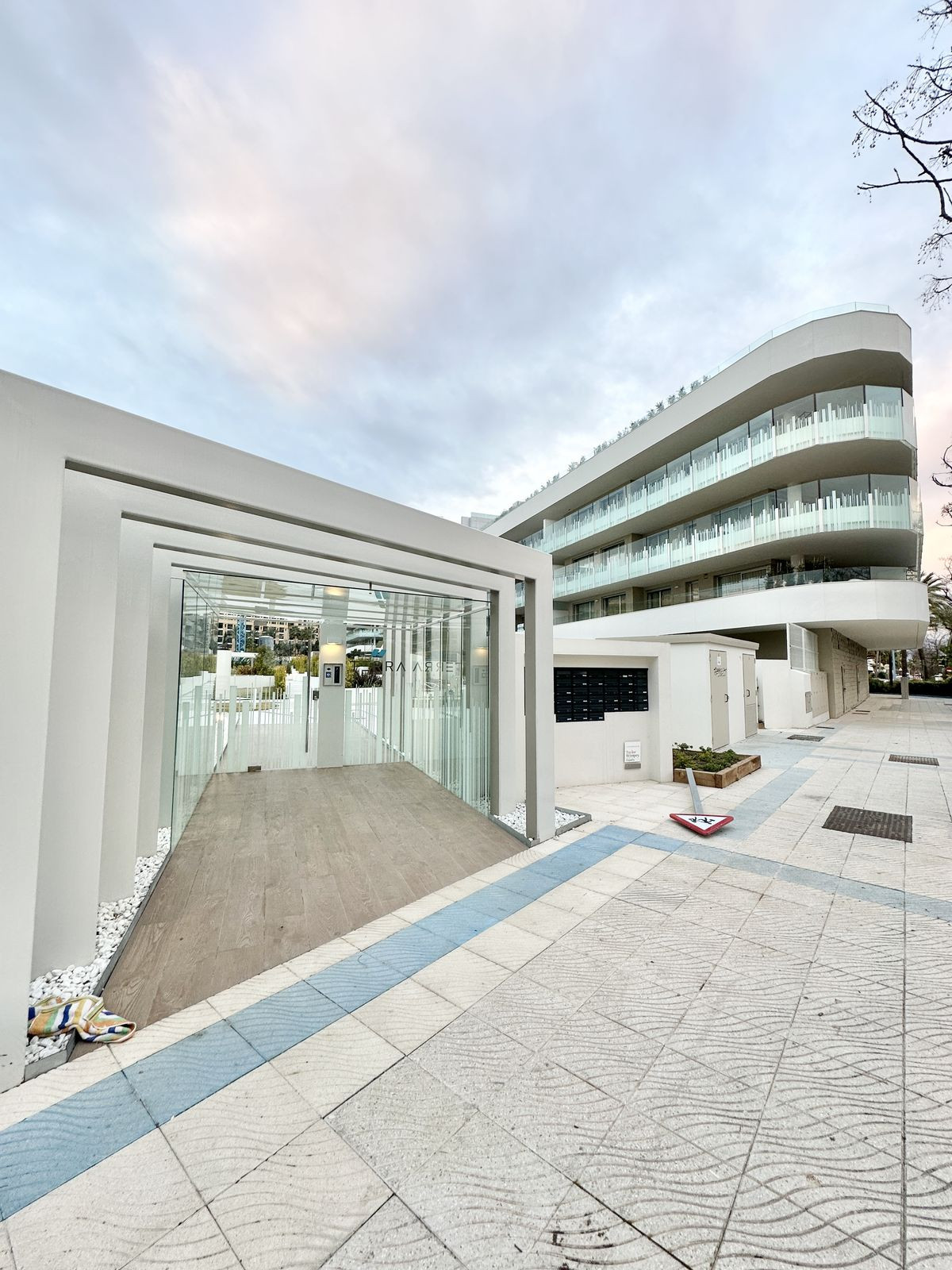 3 Bed Apartment for sale in San Pedro De Alcántara Costa Del Sol, Málaga, Spain