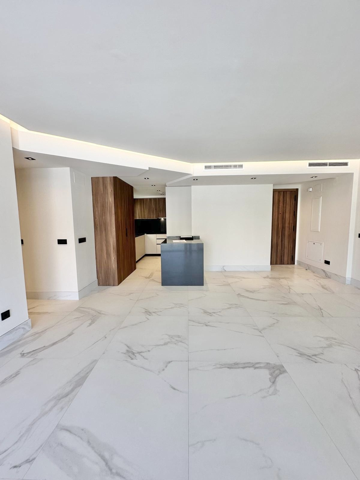 3 Bed Apartment for sale in San Pedro De Alcántara Costa Del Sol, Málaga, Spain