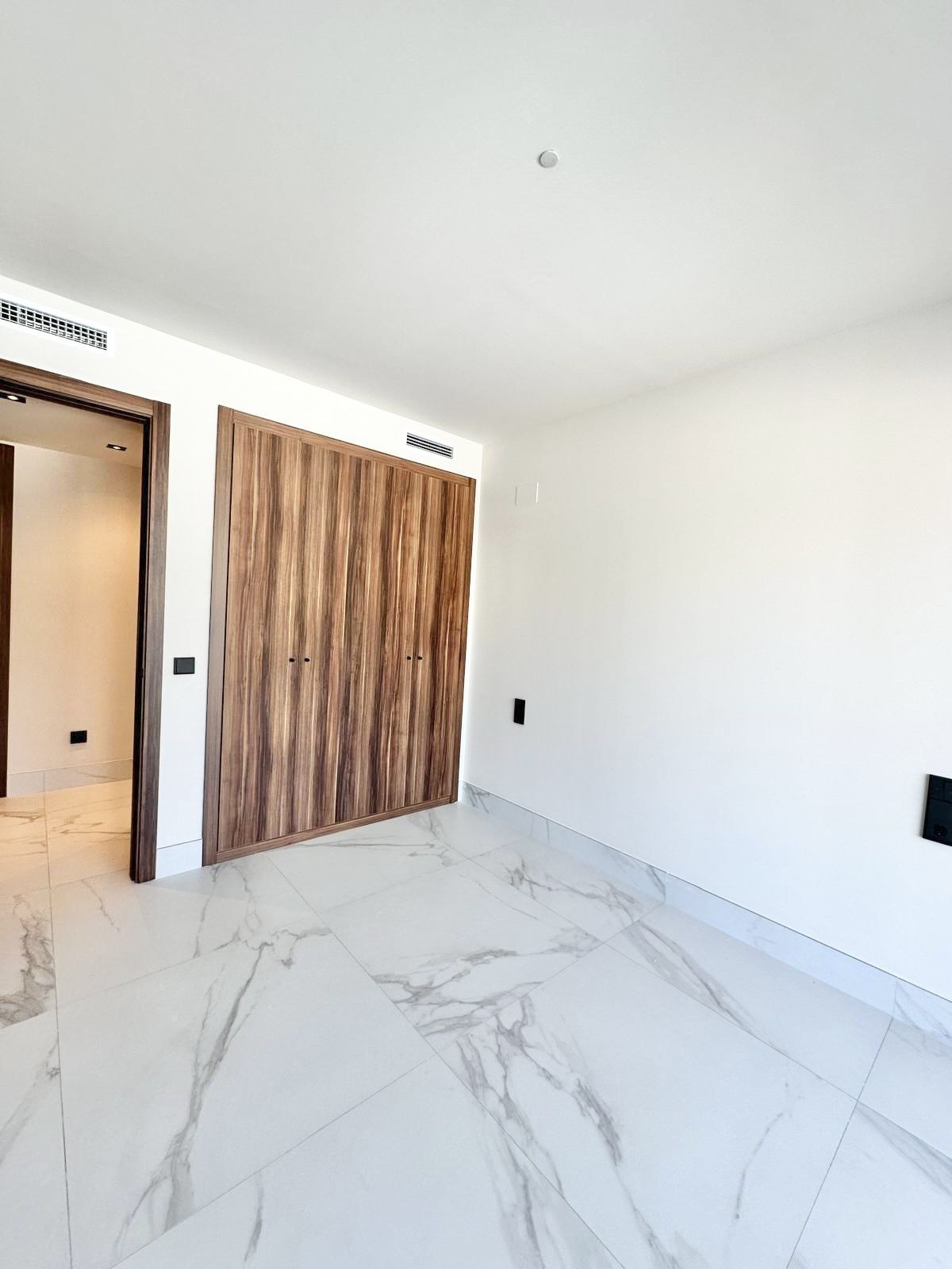 3 Bed Apartment for sale in San Pedro De Alcántara Costa Del Sol, Málaga, Spain