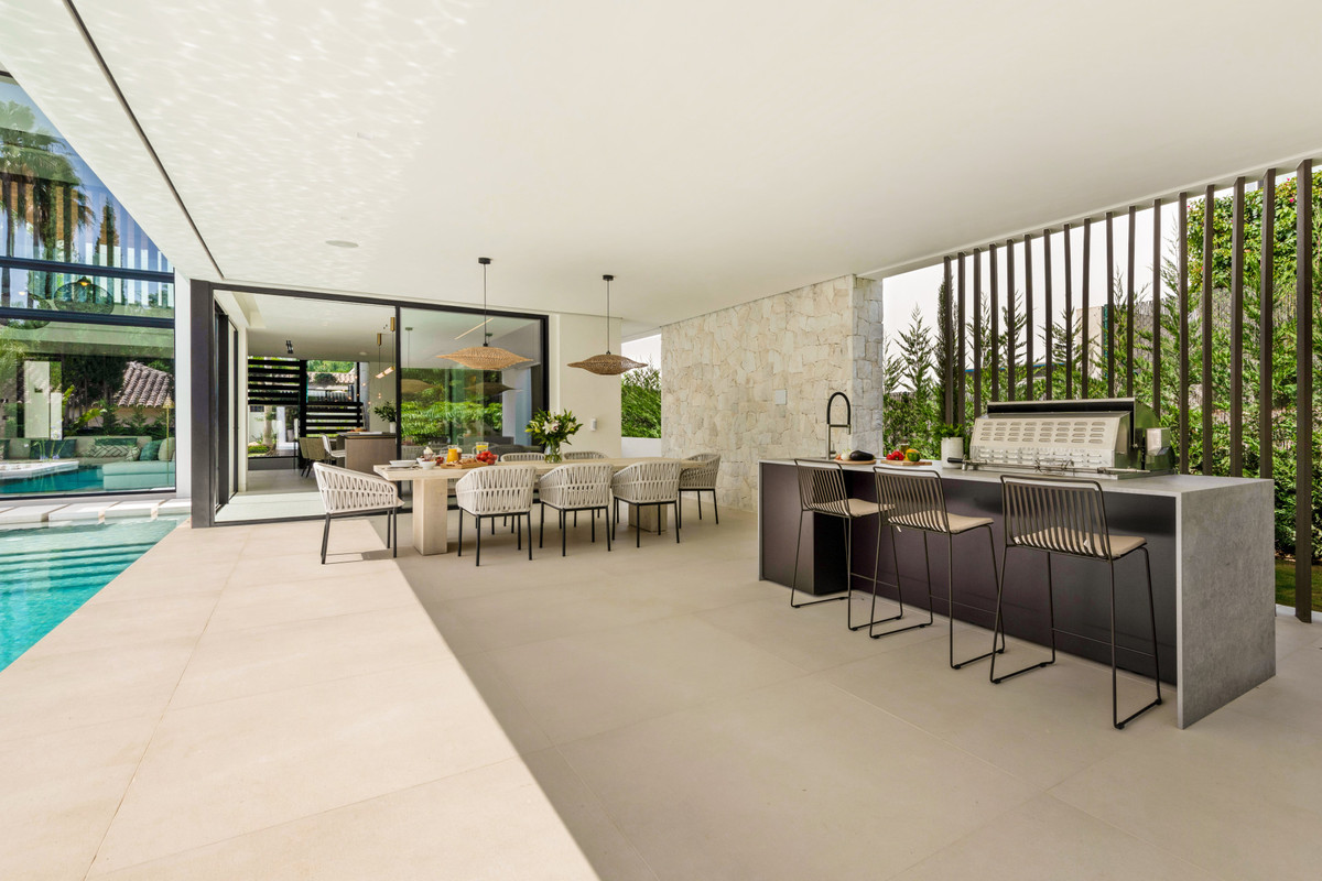 Se vende Villa - Chalet de 5 dormitorios en Costa Del Sol, Málaga, España