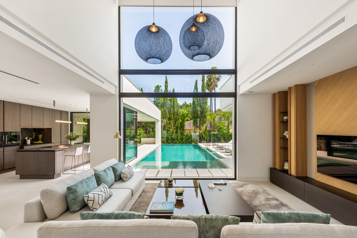 Se vende Villa - Chalet de 5 dormitorios en Costa Del Sol, Málaga, España