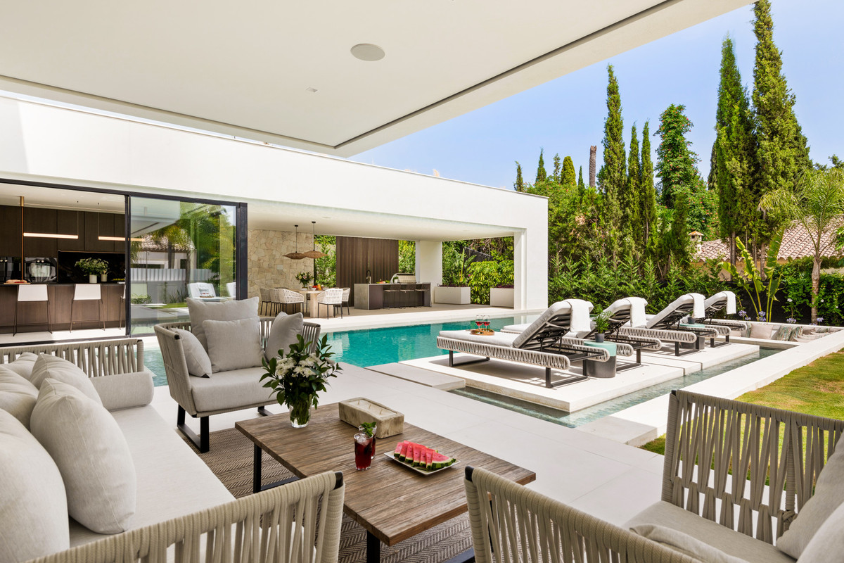 Se vende Villa - Chalet de 5 dormitorios en Costa Del Sol, Málaga, España