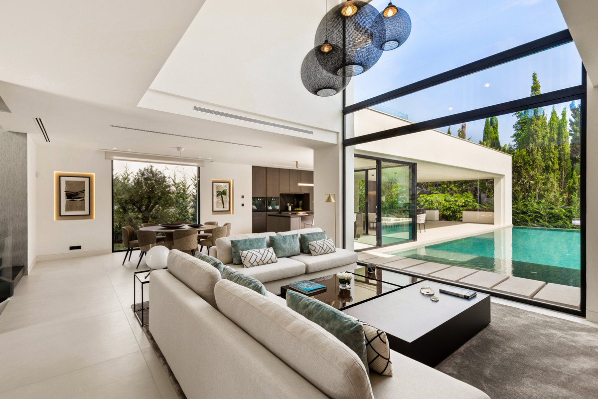 Se vende Villa - Chalet de 5 dormitorios en Costa Del Sol, Málaga, España