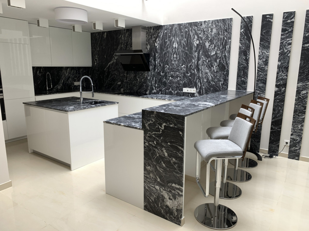 6 Bed Apartment for sale in Puerto Banús Costa Del Sol, Málaga, Spain