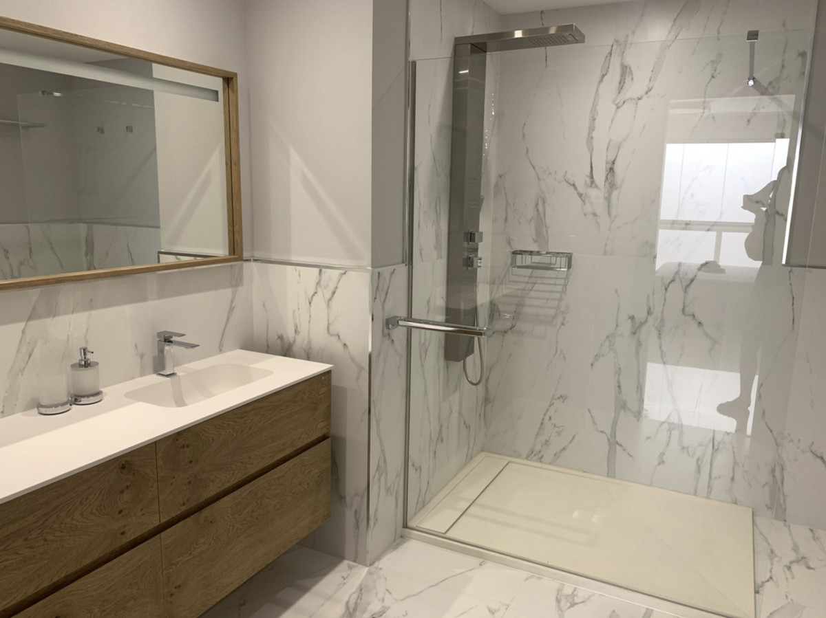 6 Bed Apartment for sale in Puerto Banús Costa Del Sol, Málaga, Spain