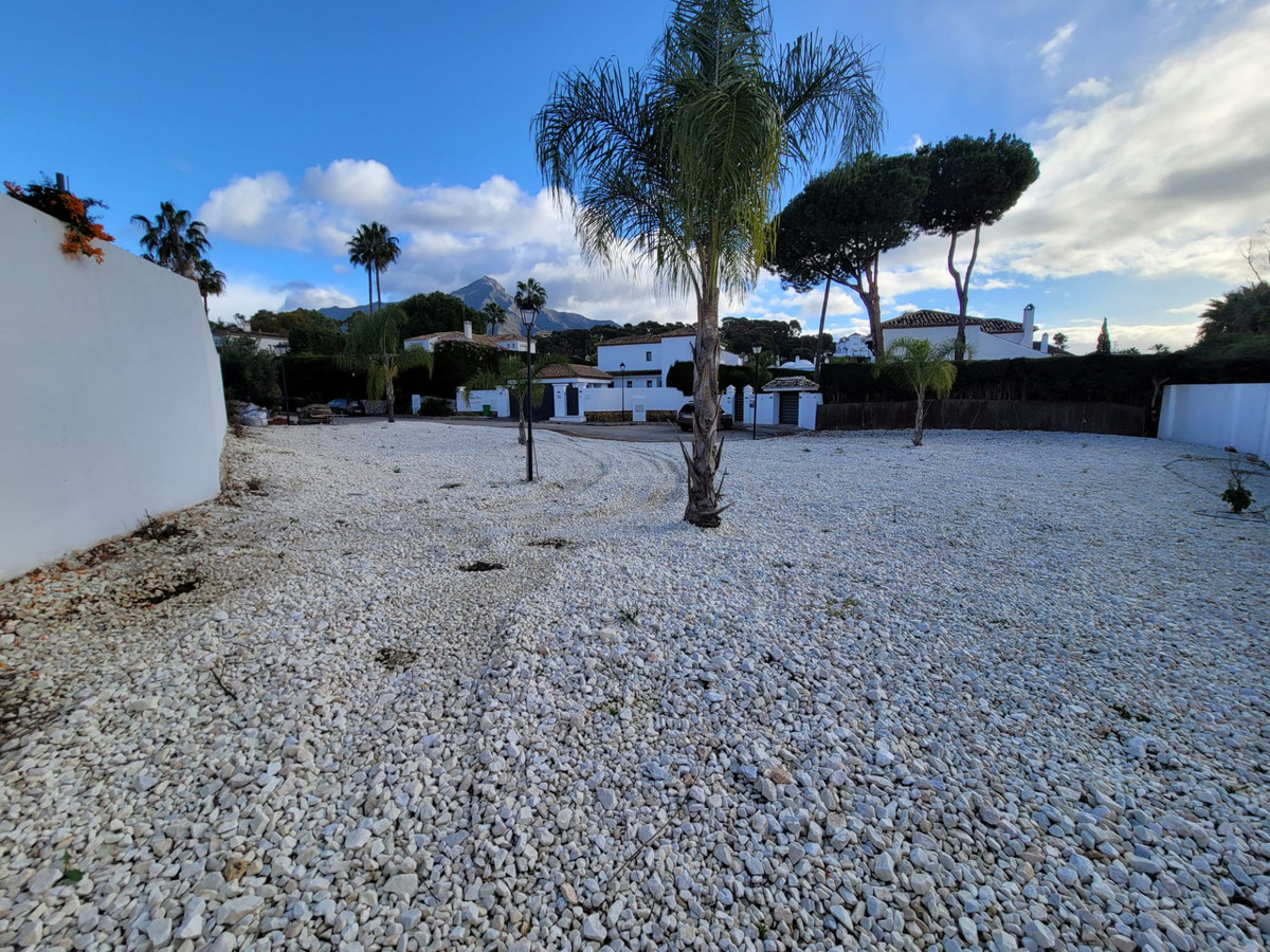 Plots for sale in Nueva Andalucía Costa Del Sol, Málaga, Spain