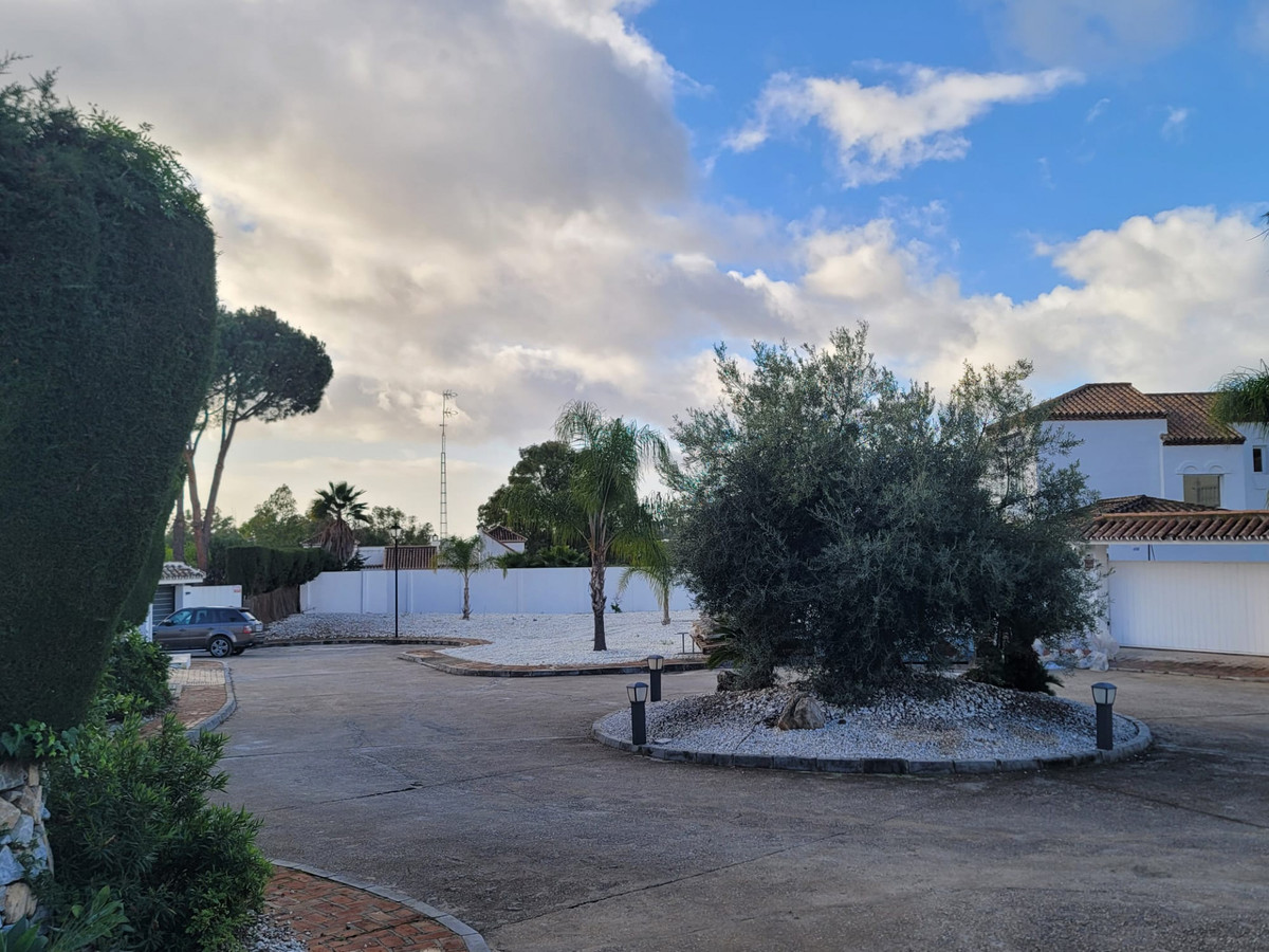 Plots for sale in Nueva Andalucía Costa Del Sol, Málaga, Spain