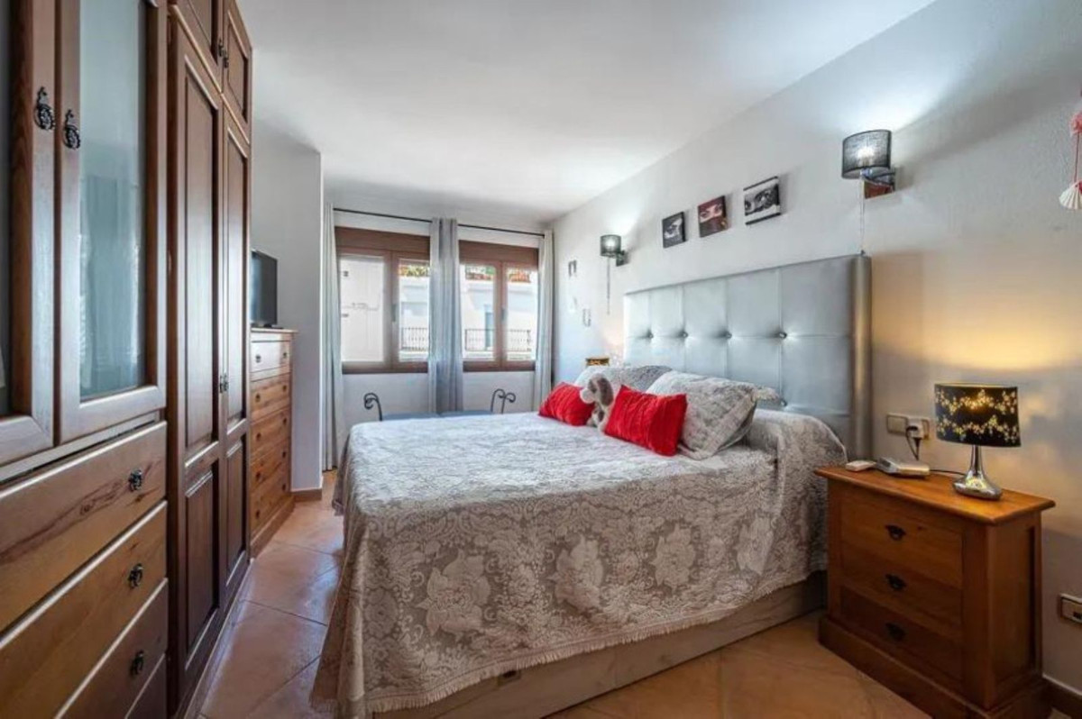 Se vende Edificio residencial de 10 dormitorios en Costa Del Sol, Málaga, España