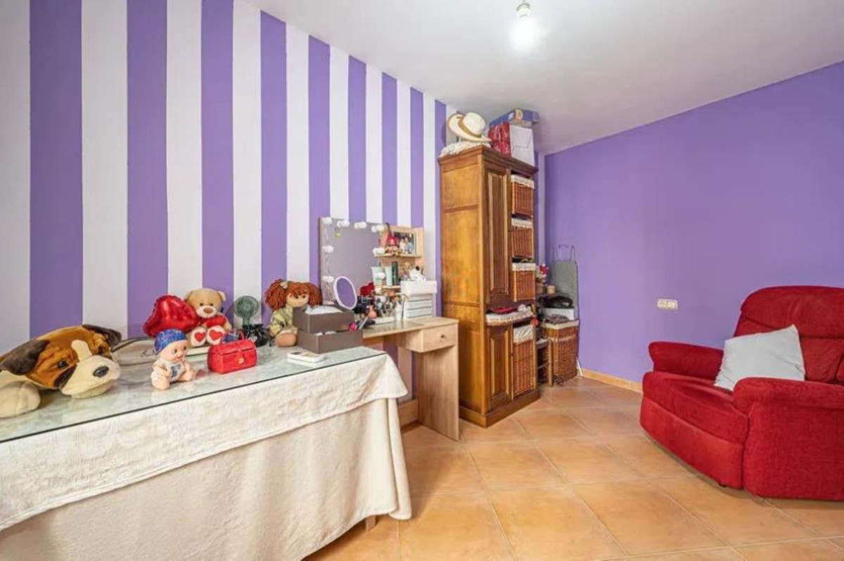 Se vende Edificio residencial de 10 dormitorios en Costa Del Sol, Málaga, España