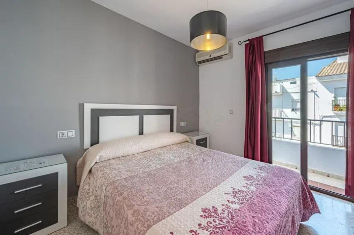 Se vende Edificio residencial de 10 dormitorios en Costa Del Sol, Málaga, España