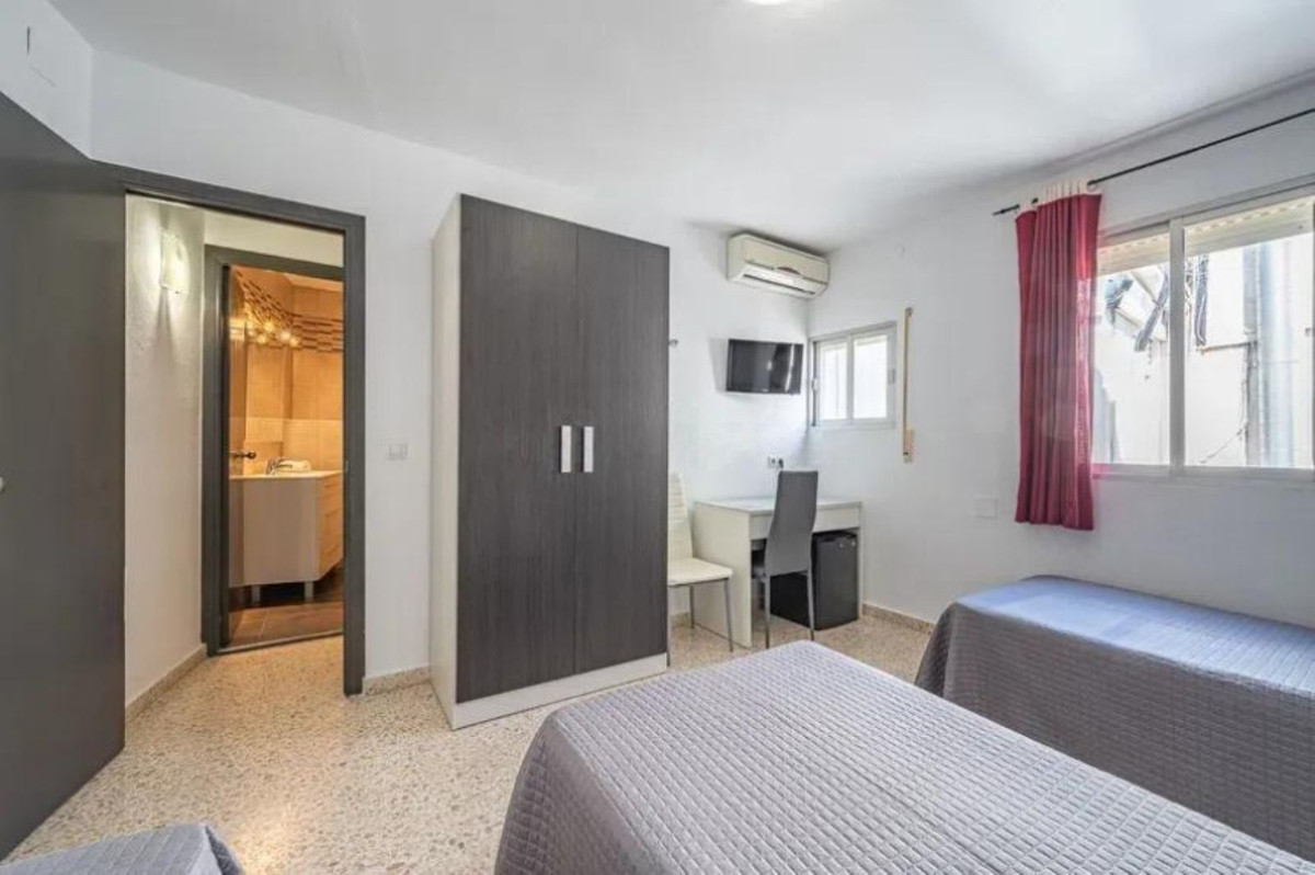 Se vende Edificio residencial de 10 dormitorios en Costa Del Sol, Málaga, España
