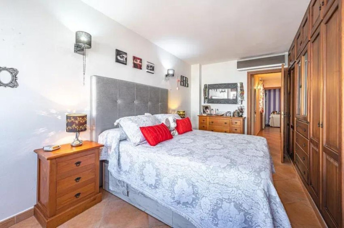 Se vende Edificio residencial de 10 dormitorios en Costa Del Sol, Málaga, España