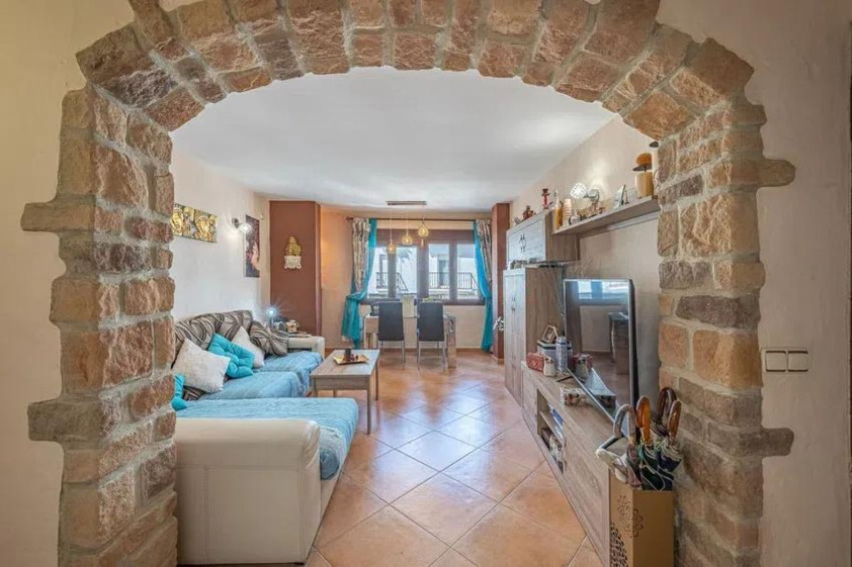 Se vende Edificio residencial de 10 dormitorios en Costa Del Sol, Málaga, España