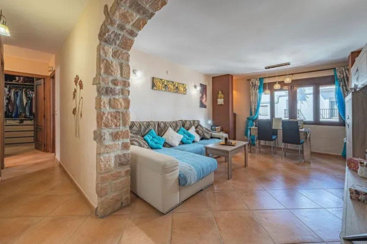 Se vende Edificio residencial de 10 dormitorios en Costa Del Sol, Málaga, España
