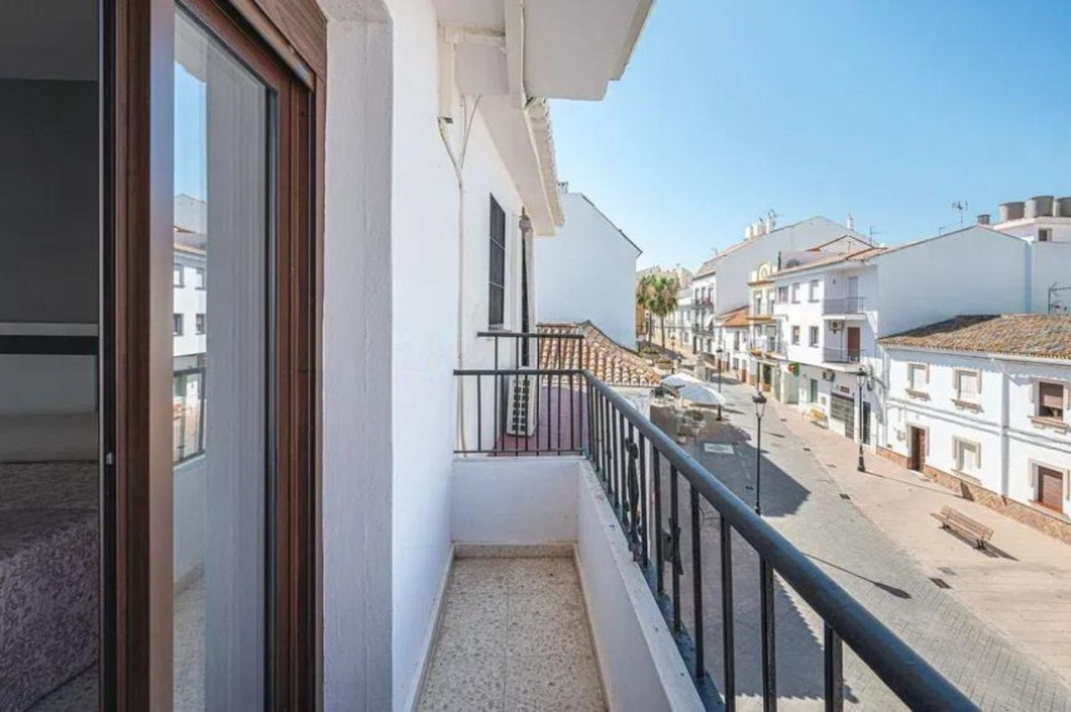 Se vende Edificio residencial de 10 dormitorios en Costa Del Sol, Málaga, España