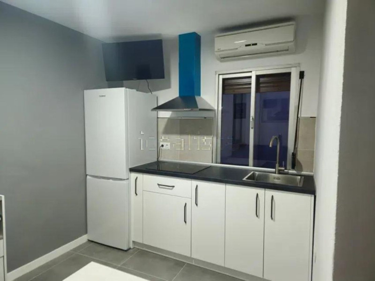 Se vende Edificio residencial de 10 dormitorios en Costa Del Sol, Málaga, España