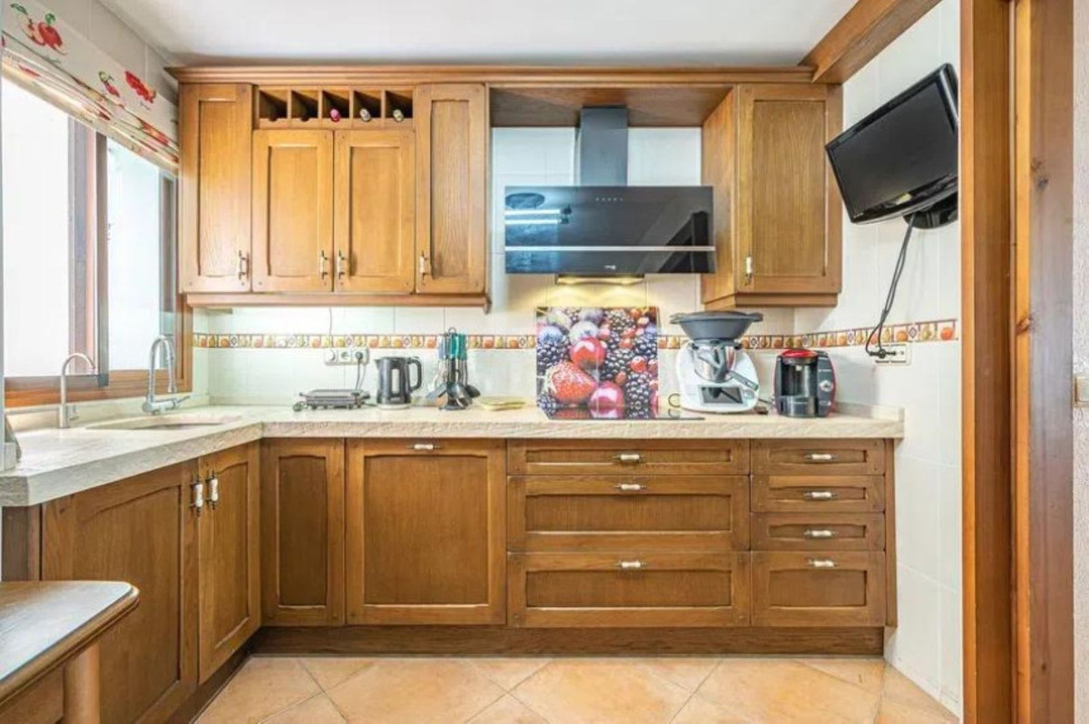 Se vende Edificio residencial de 10 dormitorios en Costa Del Sol, Málaga, España