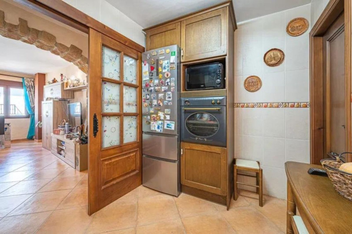 Se vende Edificio residencial de 10 dormitorios en Costa Del Sol, Málaga, España