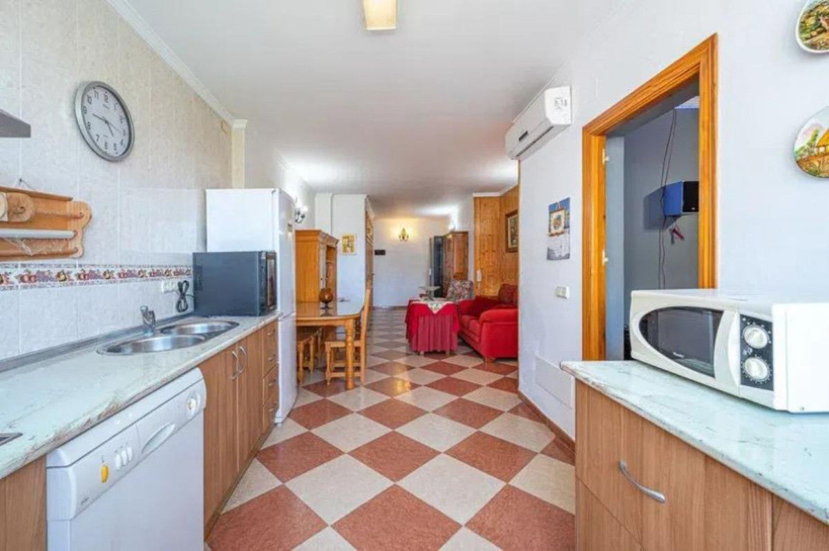 Se vende Edificio residencial de 10 dormitorios en Costa Del Sol, Málaga, España