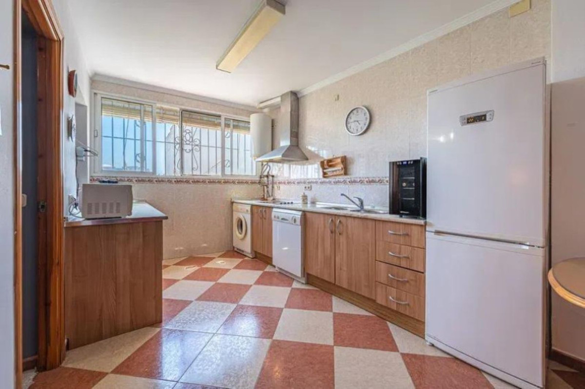 Se vende Edificio residencial de 10 dormitorios en Costa Del Sol, Málaga, España
