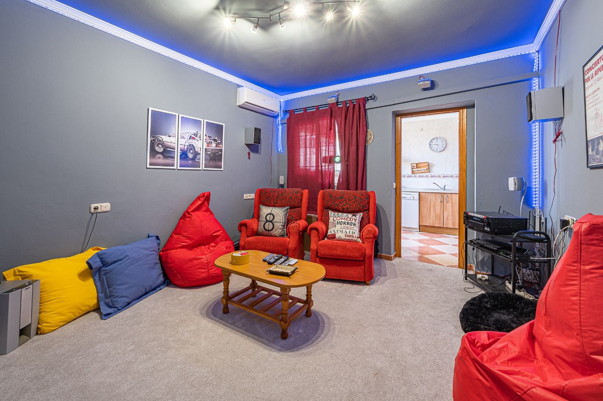 Se vende Edificio residencial de 10 dormitorios en Costa Del Sol, Málaga, España