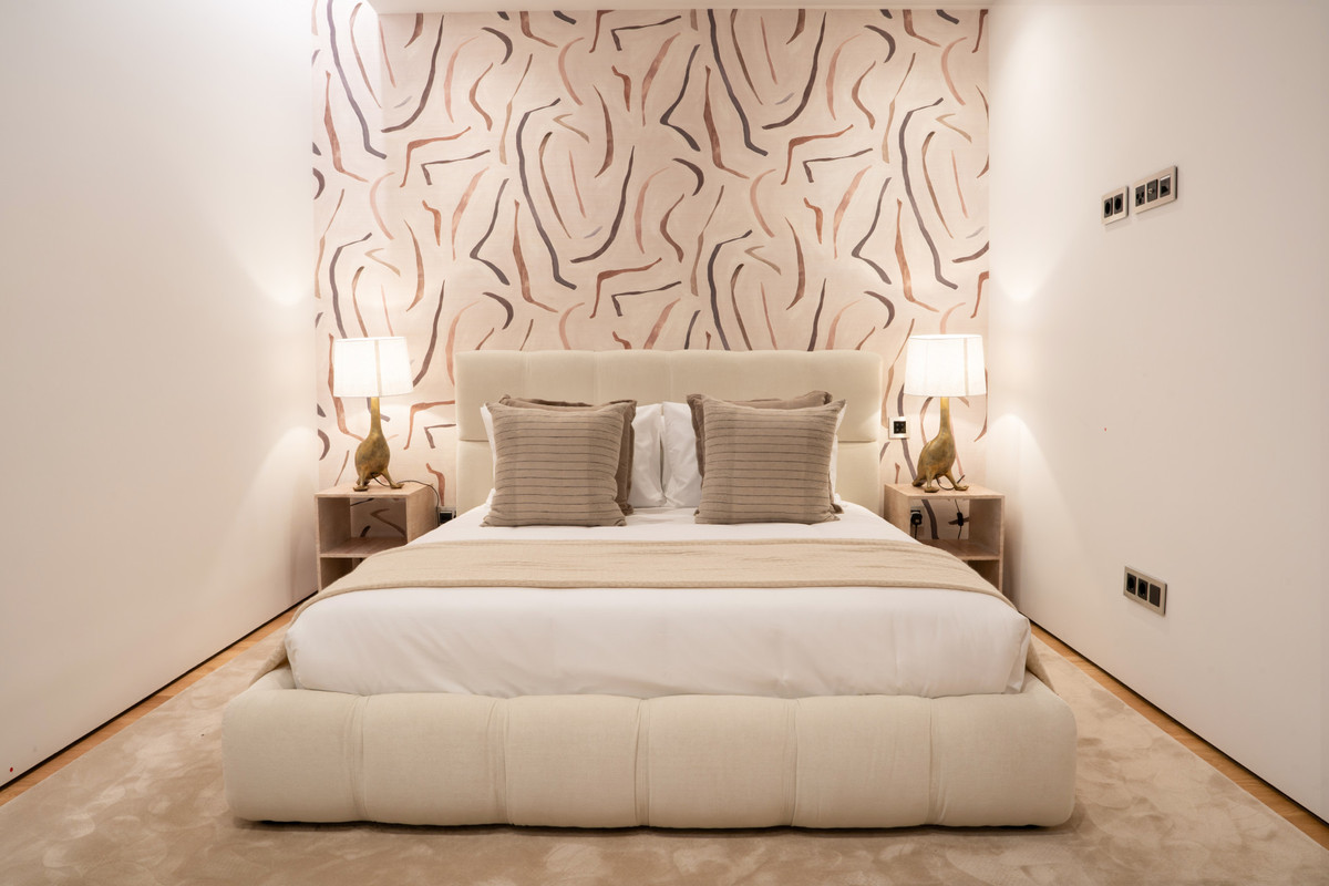 4 Bed Apartment for sale in The Golden Mile Costa Del Sol, Málaga, Spain